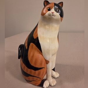 DISTRESSED WOODEN CALLICO CAT FIGURINE